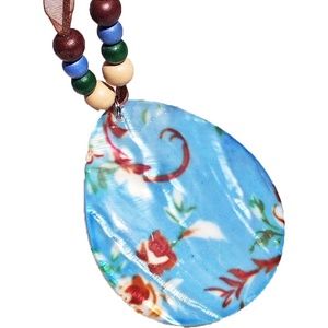 NECKLACE, TEARDROP PEARL SHELL PAINTED WITH FLOWERS, TAG ON, 18 INCHES LONG,